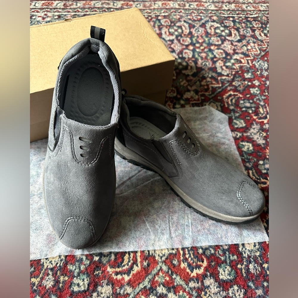 NWT Men’s Sneakers